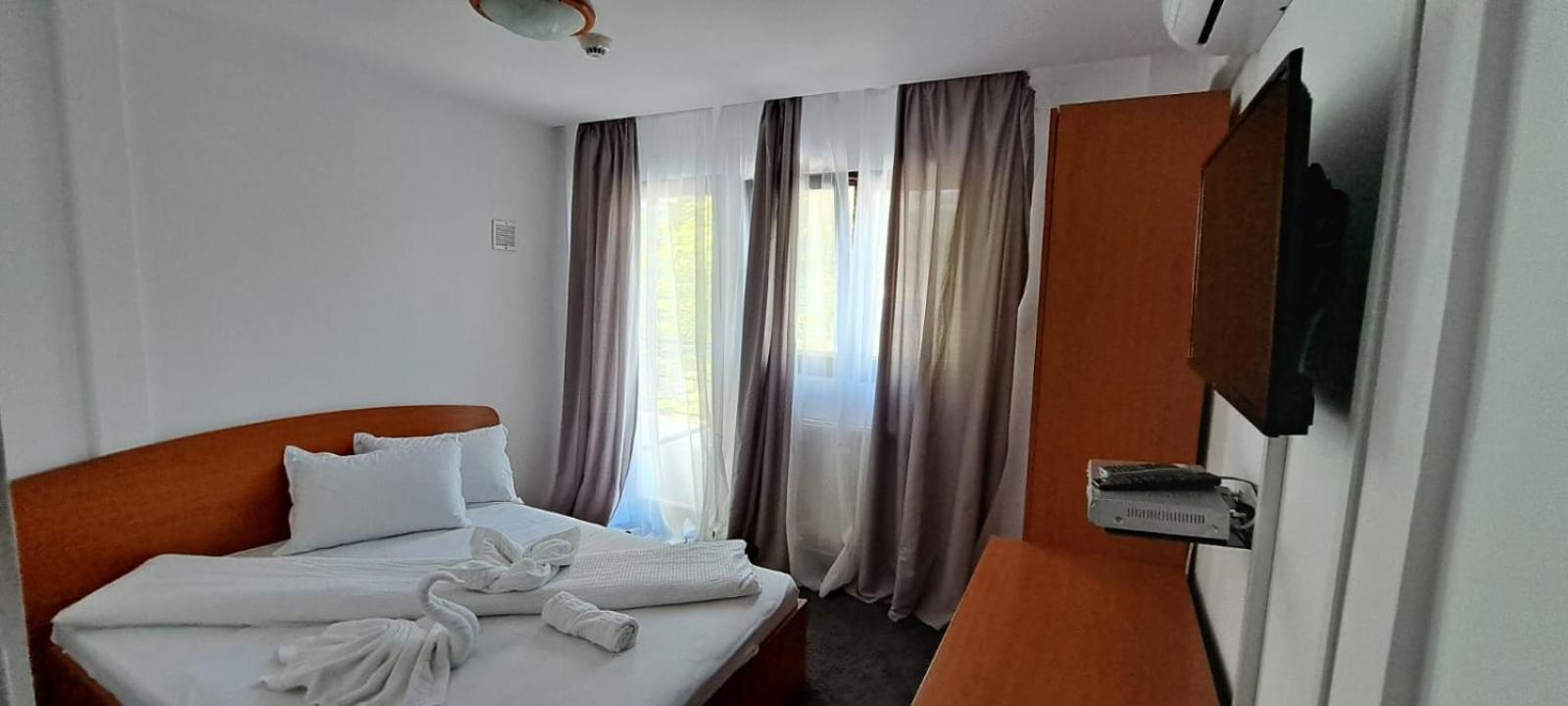 Hotel Pescarus Port Биказ Экстерьер фото