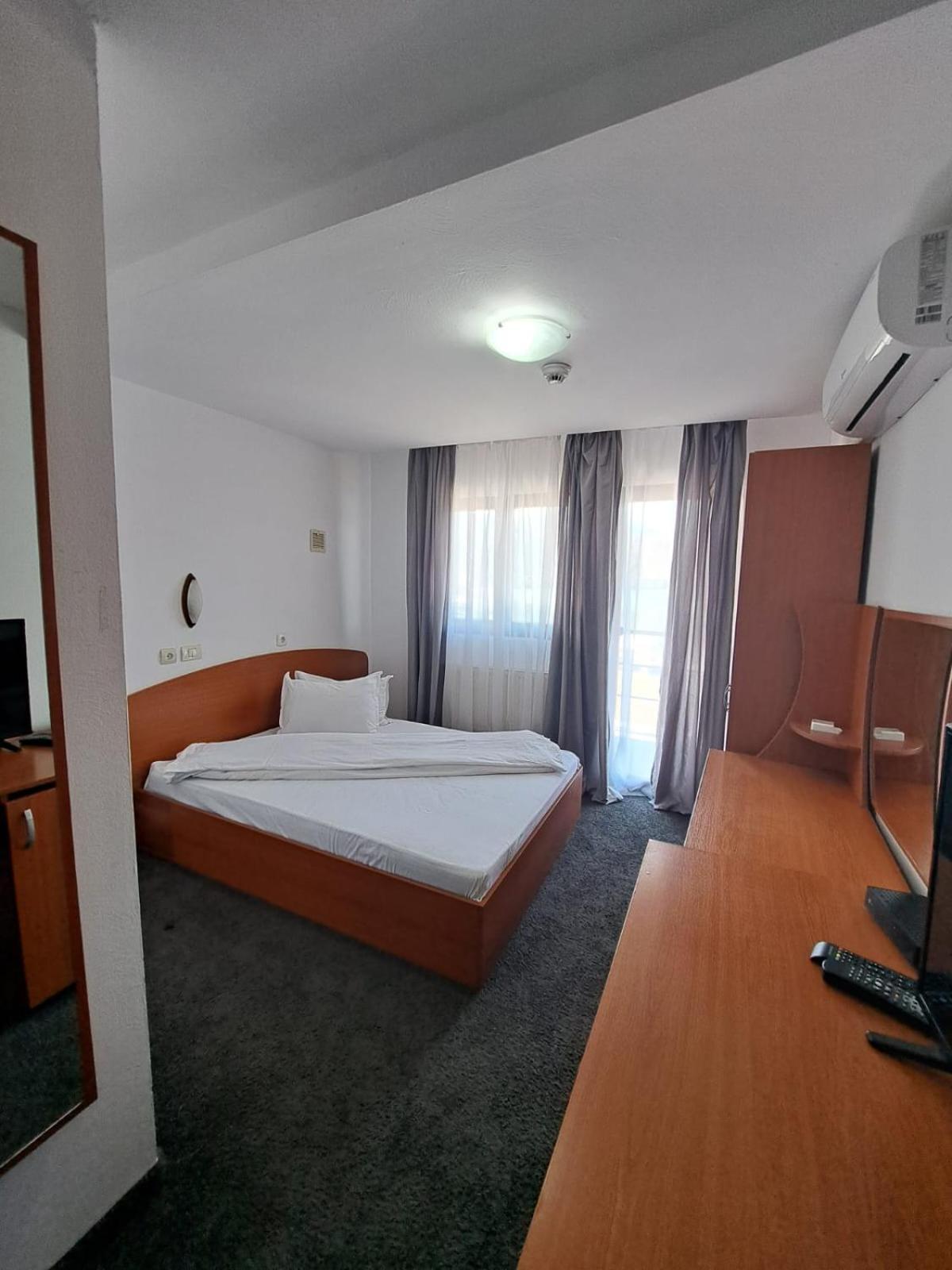 Hotel Pescarus Port Биказ Экстерьер фото